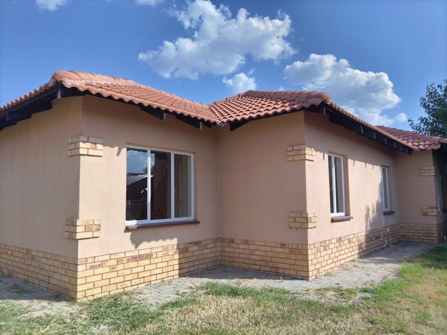 3 Bedroom Property for Sale in Waterkloof Hill Estate North West